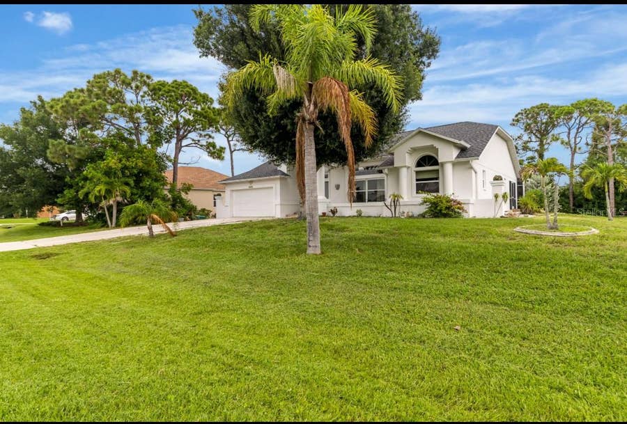 Property photo for 1040 BAY HARBOR DRIVE, Englewood, FL