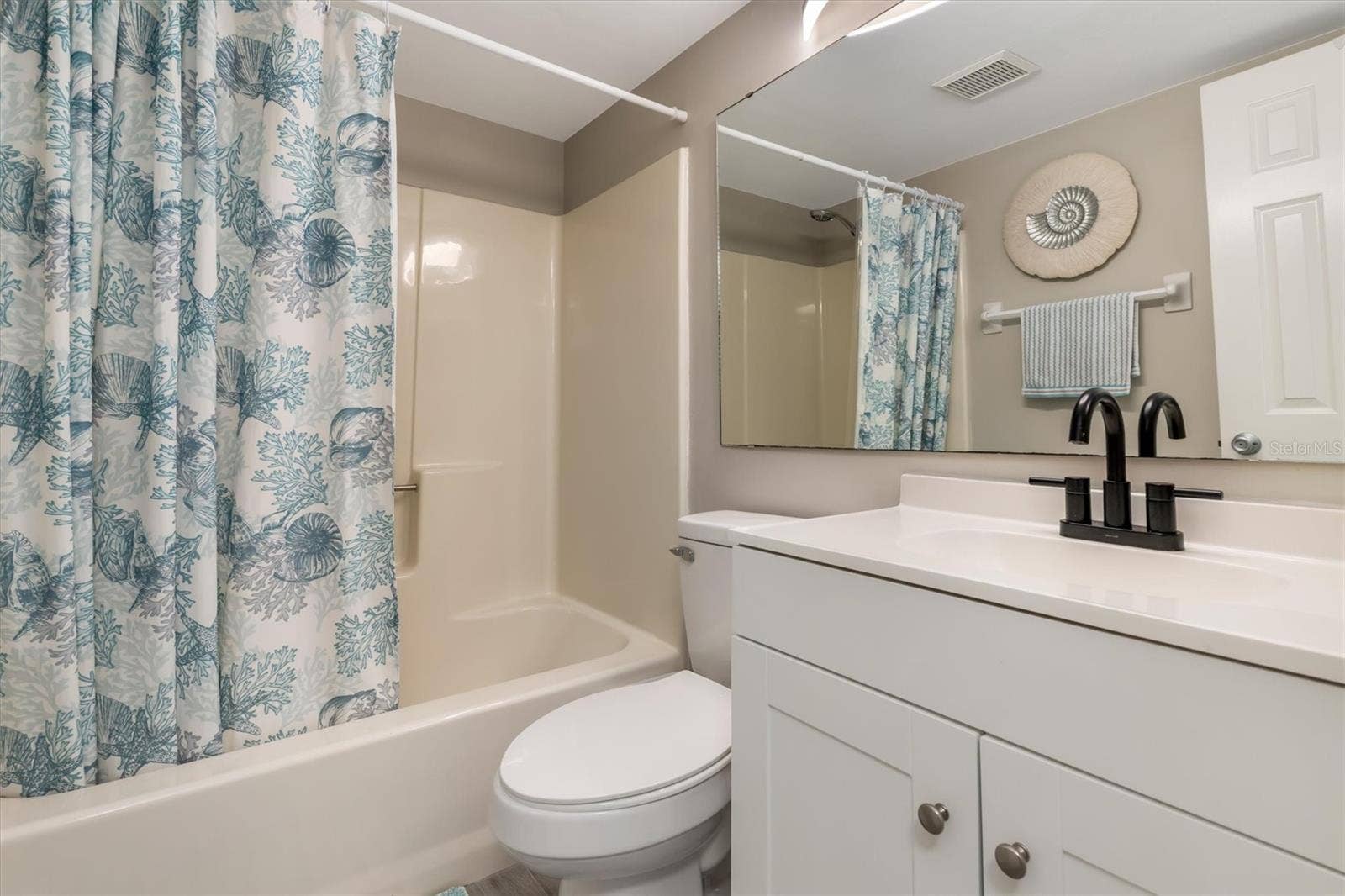 3310 LOVELAND BOULEVARD, #1105, Punta Gorda, FL 33980 SECOND BATH WITH TUB SHOWER