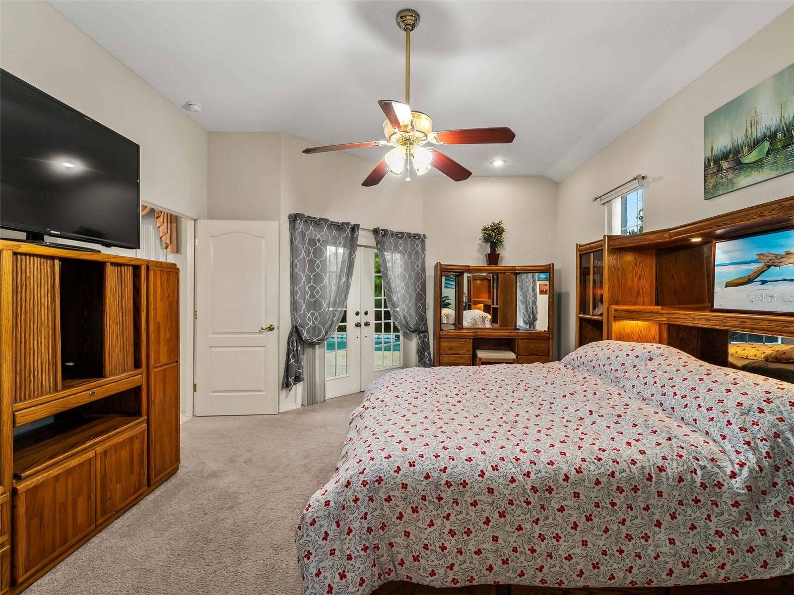 PrimarySuite_9336StPaulDr_PortCharlotte_LanaiAccess_SliderView.jpg