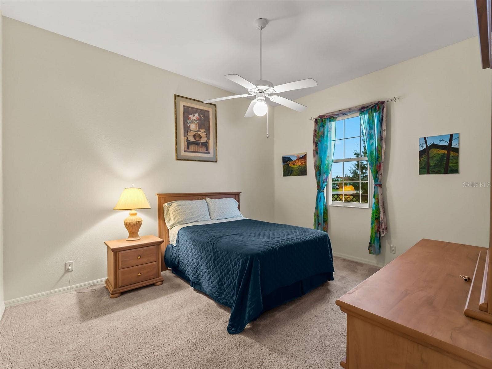 Bedroom3_9336StPaulDr_PortCharlotte_NaturalLight_Wide.jpg