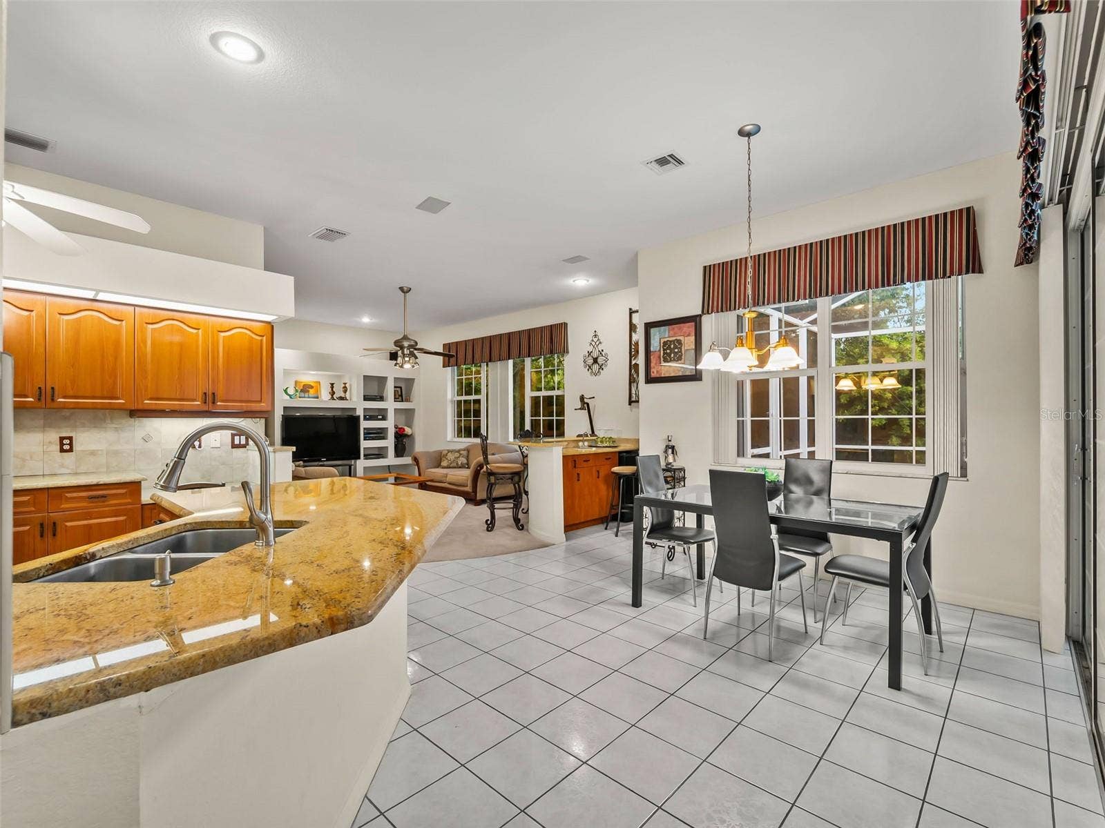 Kitchen_9336StPaulDr_PortCharlotte_OpenConcept_Panorama.jpg