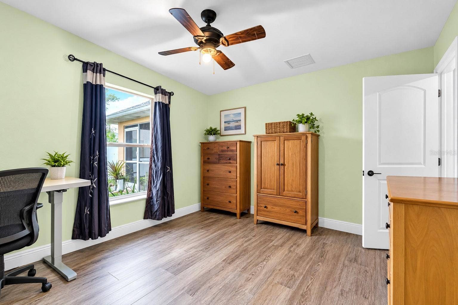 FOURTH BEDROOM