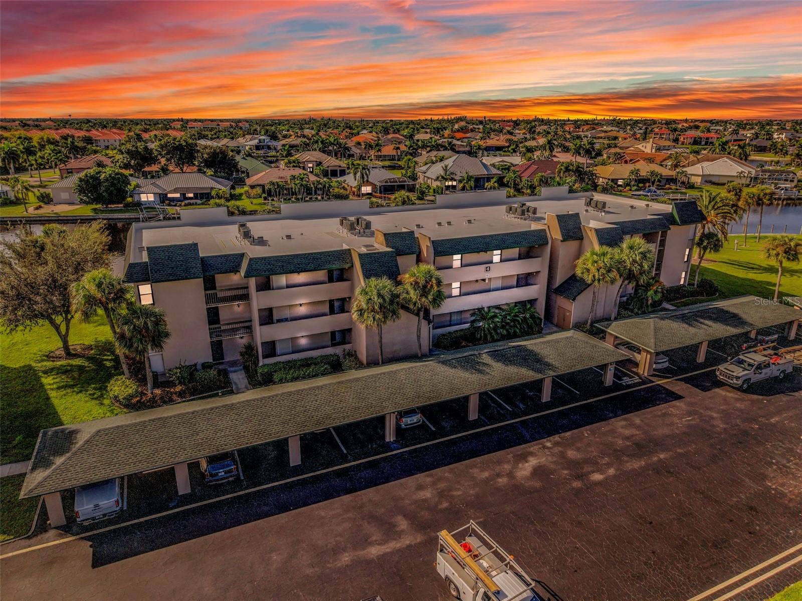 601 SHREVE STREET, #46B, Punta Gorda, FL 33950 Waterfront Condo! 2nd floor END UNIT with tons of natural sunlight!