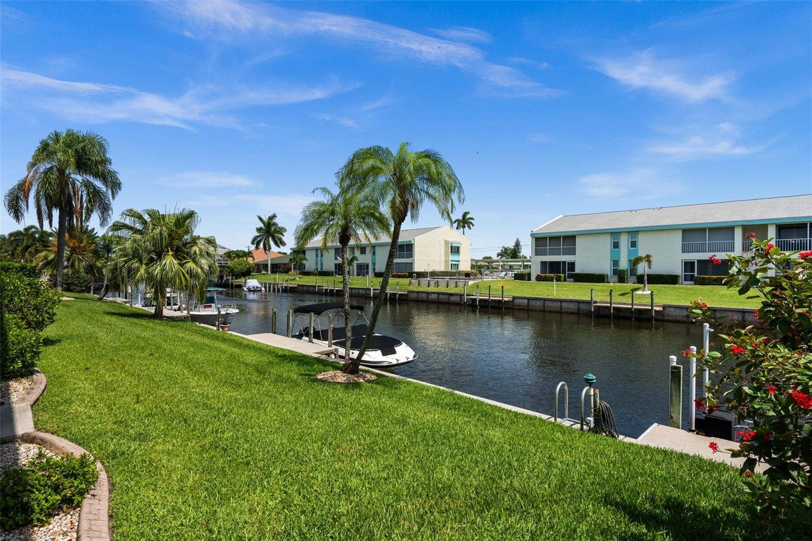 1345 SE 40TH TERRACE, #2E, Cape Coral, FL 33904 Community backyard