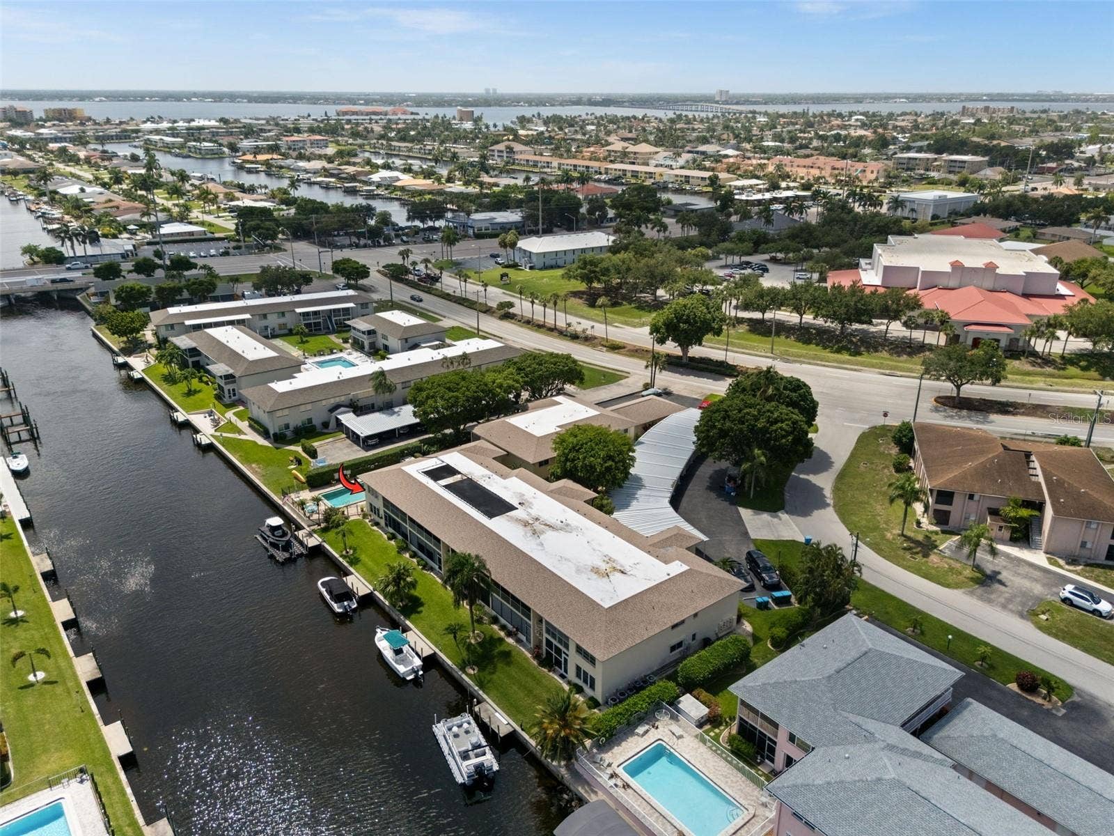 1345 SE 40TH TERRACE, #2E, Cape Coral, FL 33904 Just minutes to the river by boat!!