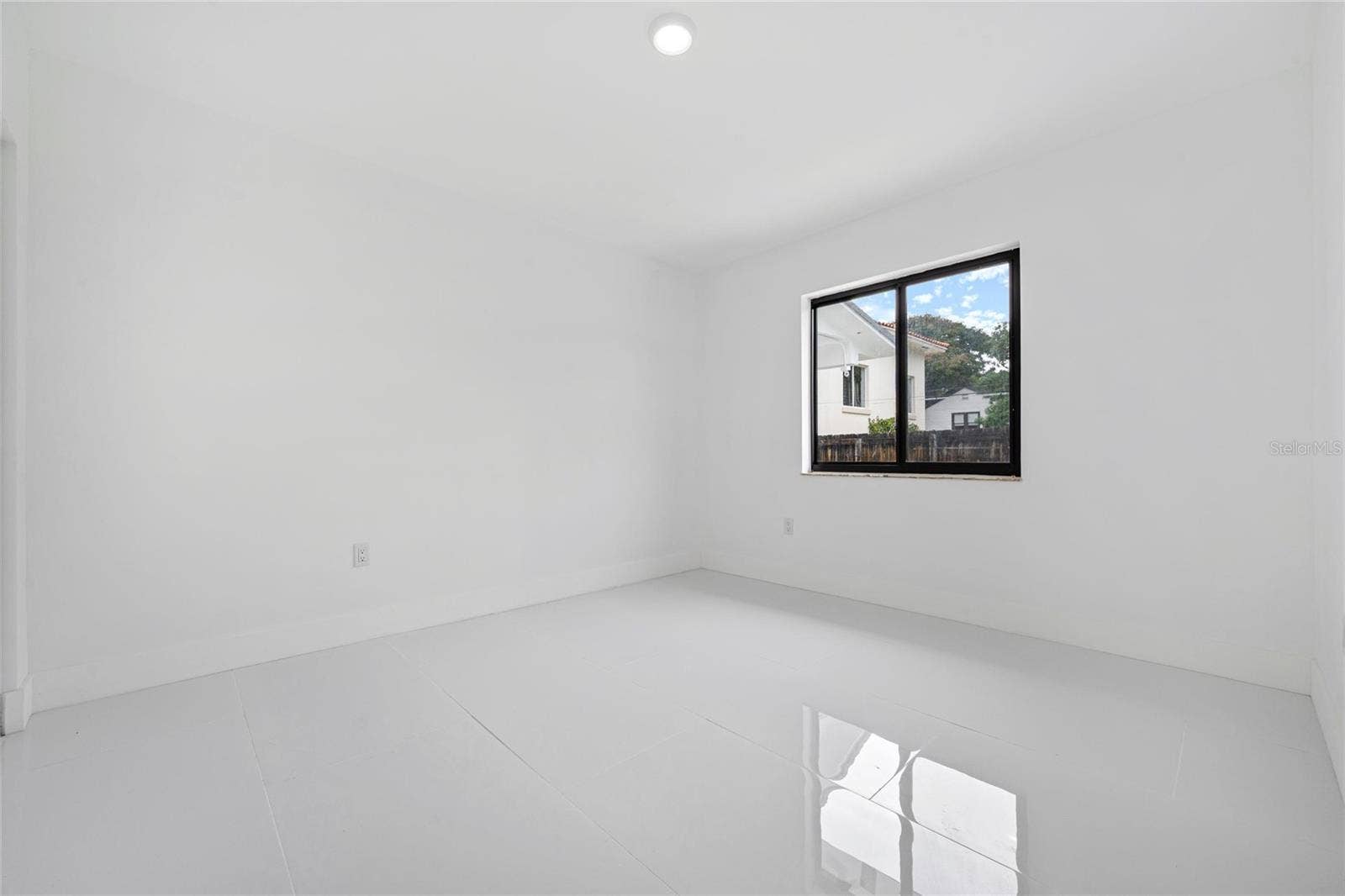 1112 SW 11TH AVENUE, Miami, FL 33129
