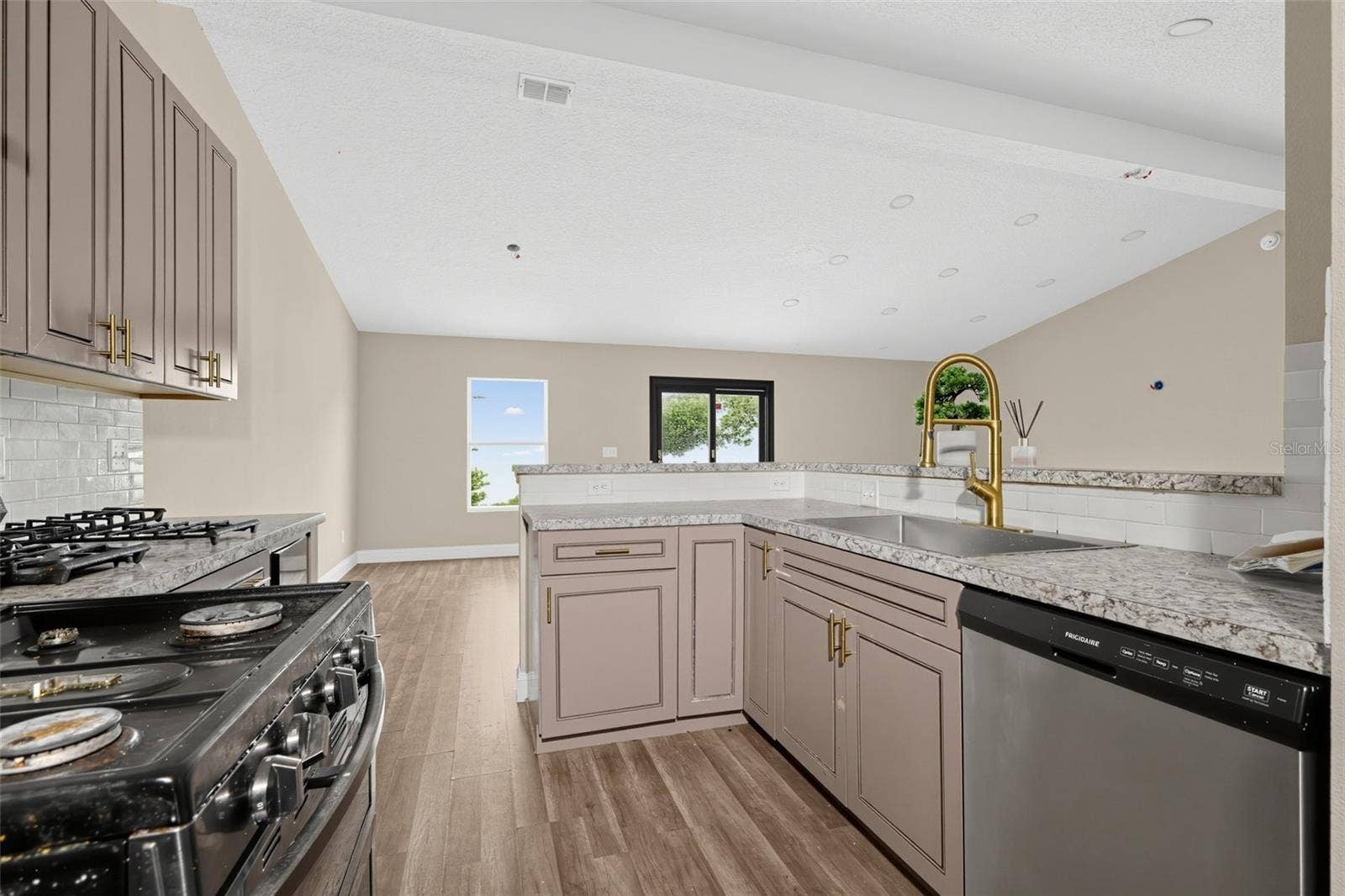10 RIVIERA ESTATES DRIVE, Palm Coast, FL 32164