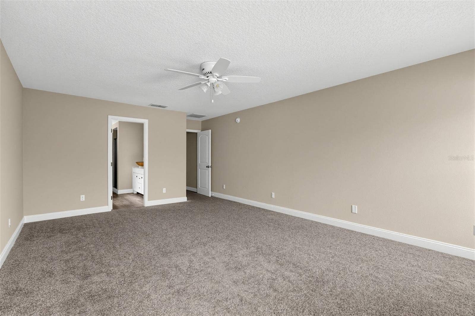 10 RIVIERA ESTATES DRIVE, Palm Coast, FL 32164