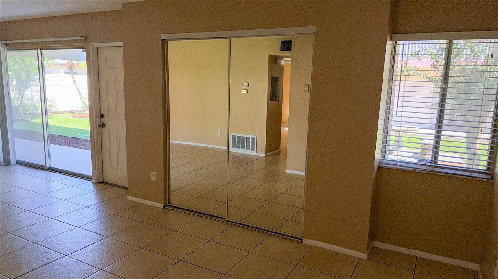 2920 CLARK ROAD, #102, Sarasota, FL 34231 Living Room