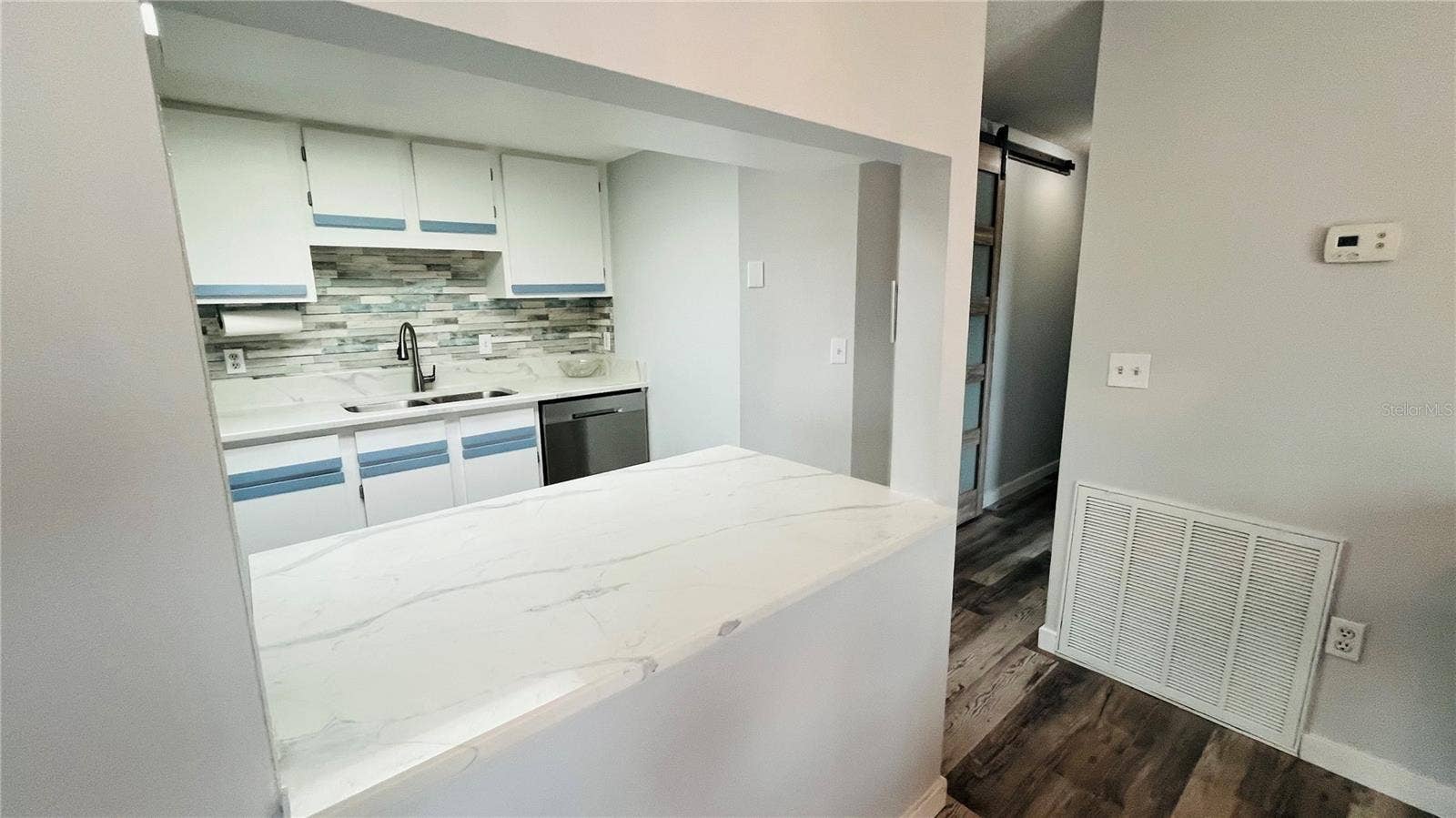 4022 BEAVER LANE, #800H, Port Charlotte, FL 33952 Breakfast bar