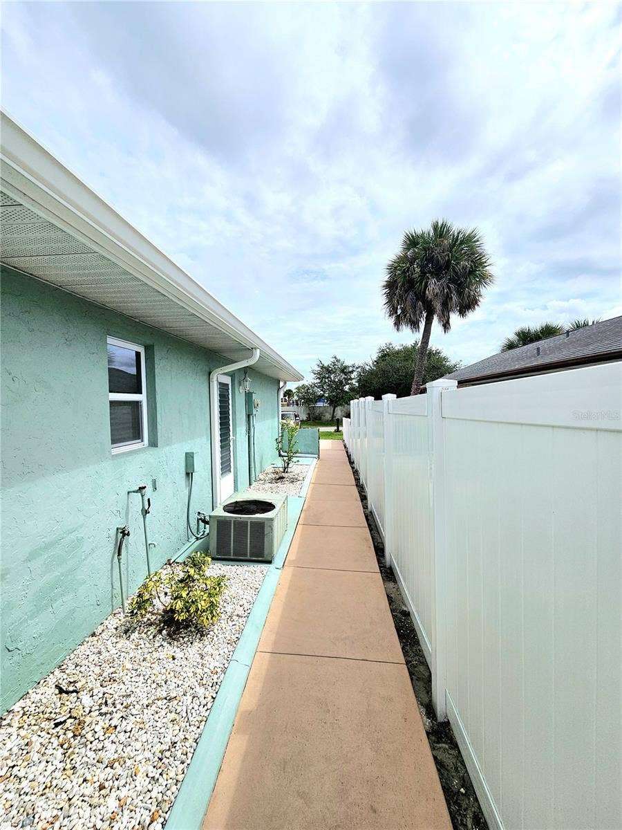 582 AZALEA DRIVE NW, Port Charlotte, FL 33952 582 AZALEA DRIVE NW, Port Charlotte, FL 33952