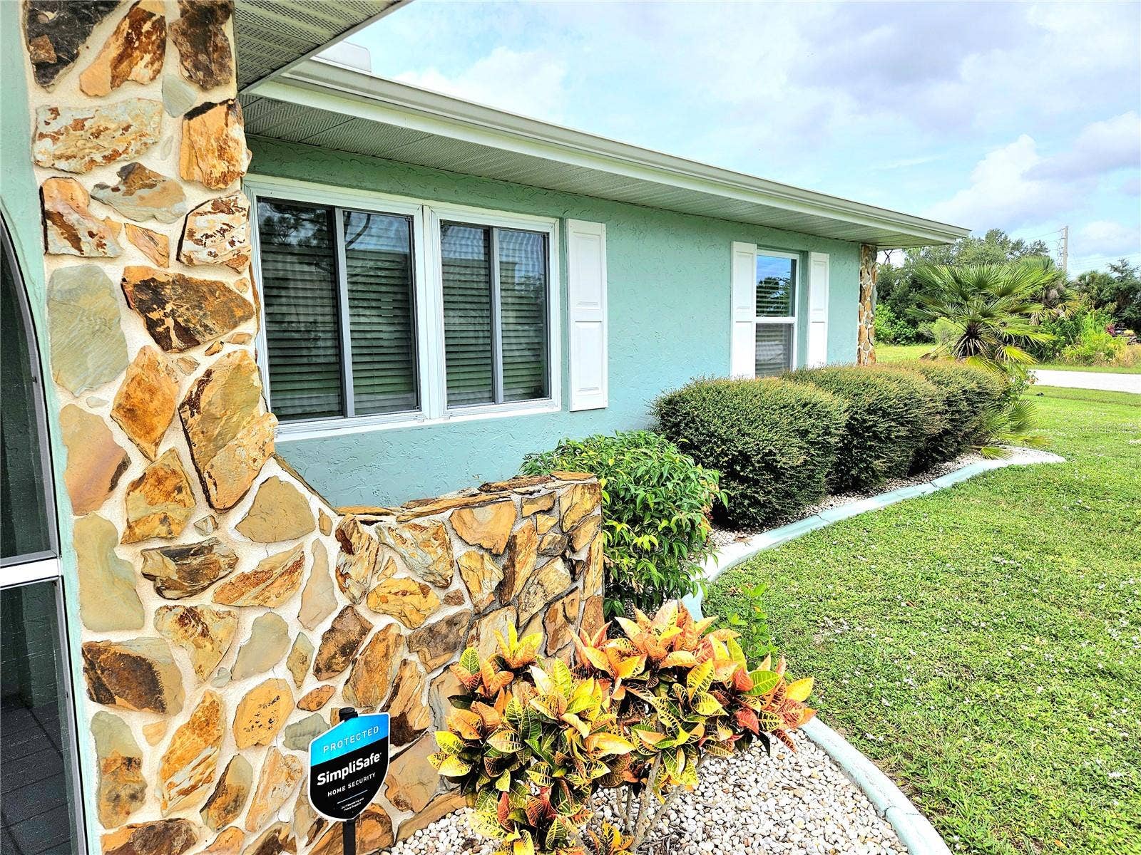582 AZALEA DRIVE NW, Port Charlotte, FL 33952 582 AZALEA DRIVE NW, Port Charlotte, FL 33952