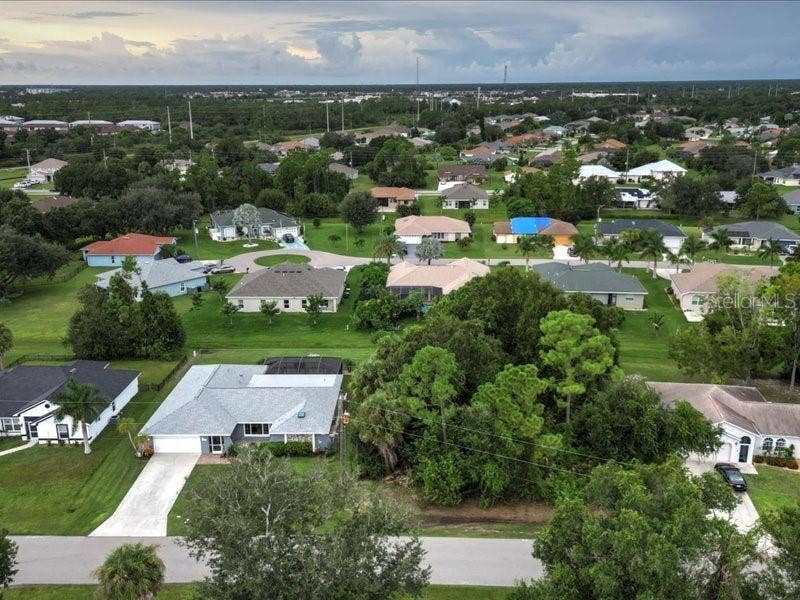 393 MALPELO AVENUE, Punta Gorda, FL 33983 393 MALPELO AVENUE, Punta Gorda, FL 33983