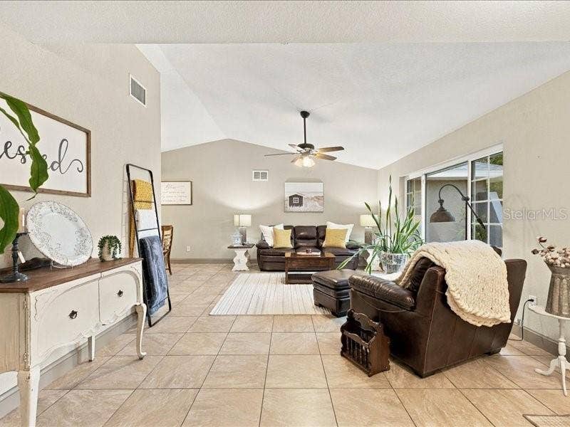 393 MALPELO AVENUE, Punta Gorda, FL 33983 393 MALPELO AVENUE, Punta Gorda, FL 33983