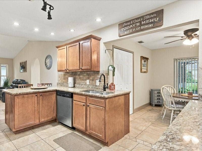 393 MALPELO AVENUE, Punta Gorda, FL 33983 393 MALPELO AVENUE, Punta Gorda, FL 33983