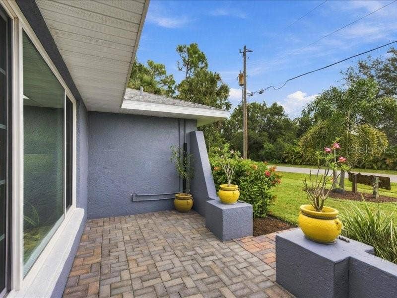 393 MALPELO AVENUE, Punta Gorda, FL 33983 393 MALPELO AVENUE, Punta Gorda, FL 33983