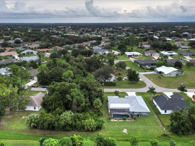 393 MALPELO AVENUE, Punta Gorda, FL 33983 393 MALPELO AVENUE, Punta Gorda, FL 33983