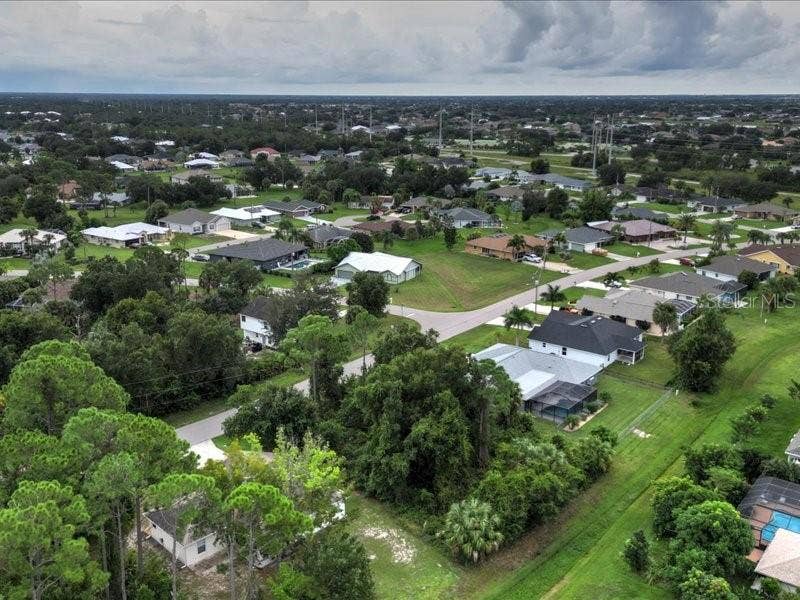 393 MALPELO AVENUE, Punta Gorda, FL 33983 393 MALPELO AVENUE, Punta Gorda, FL 33983
