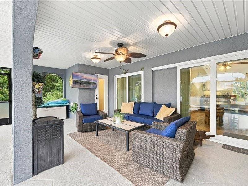 393 MALPELO AVENUE, Punta Gorda, FL 33983 393 MALPELO AVENUE, Punta Gorda, FL 33983