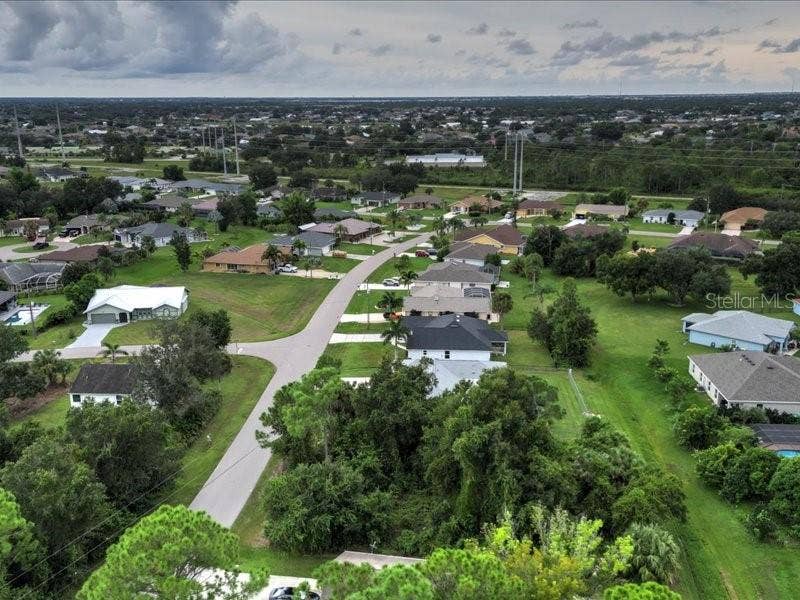 393 MALPELO AVENUE, Punta Gorda, FL 33983 393 MALPELO AVENUE, Punta Gorda, FL 33983