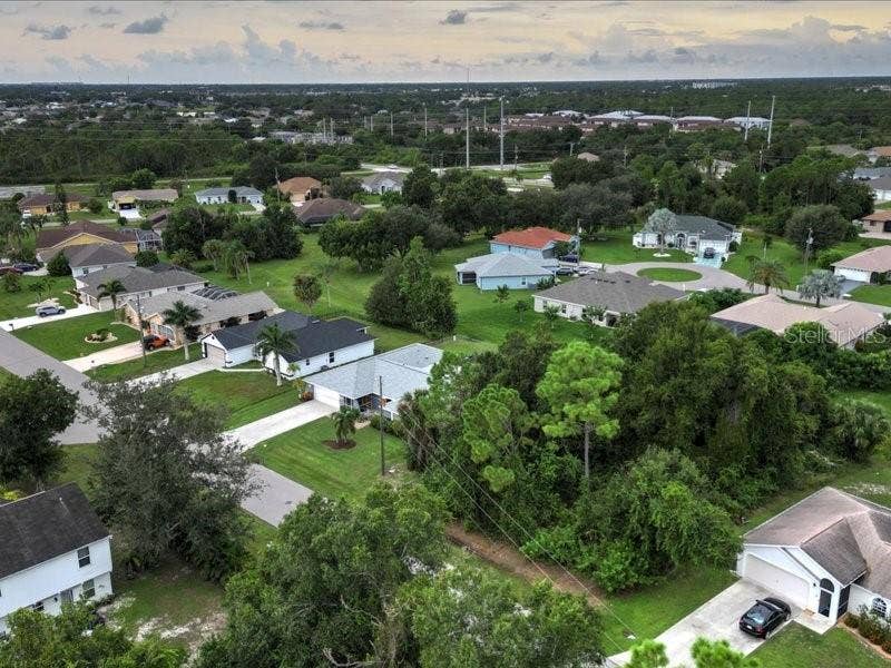 393 MALPELO AVENUE, Punta Gorda, FL 33983 393 MALPELO AVENUE, Punta Gorda, FL 33983