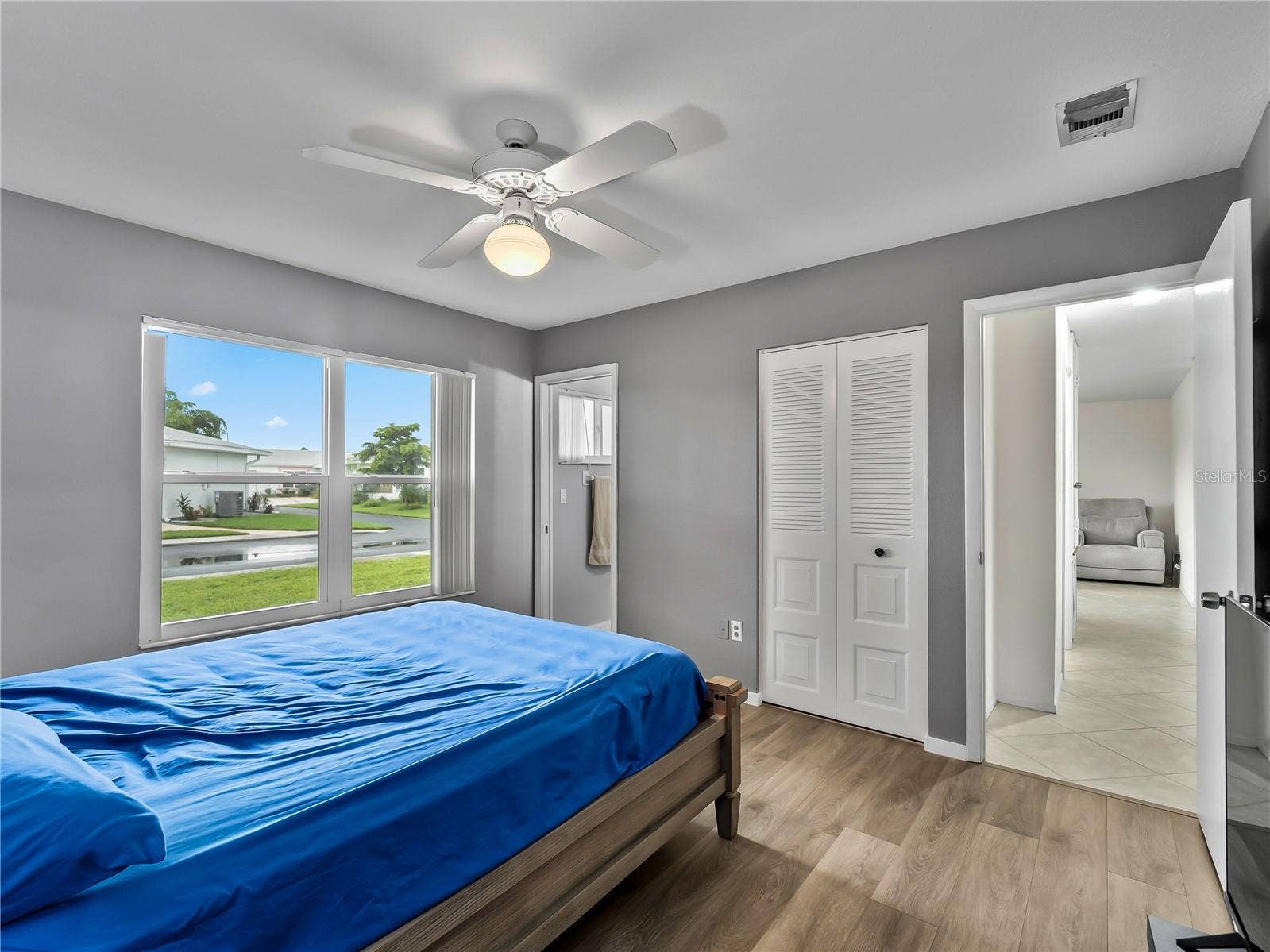 8130 PICKWICK ROAD, North Port, FL 34287 PrimarySuite_8130PickwickRd_NorthPort_EnSuiteBath_WindowView.jpg