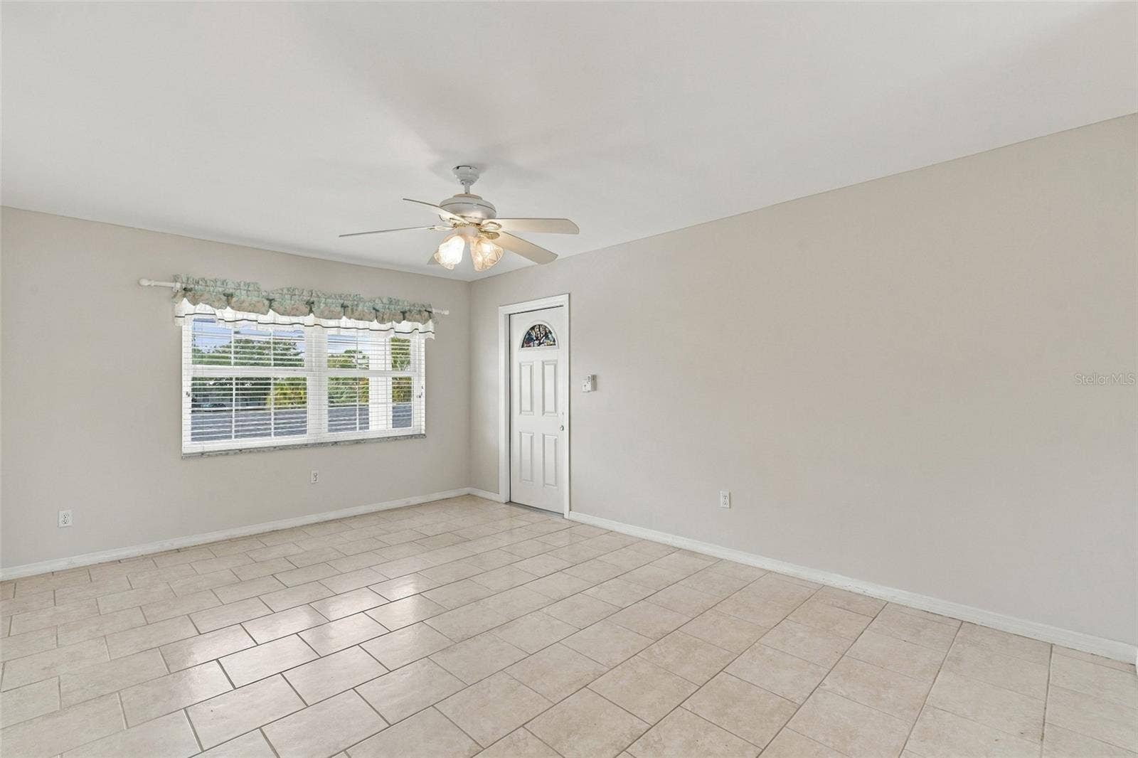 4158 TAMIAMI TRAIL, #P4, Port Charlotte, FL 33952 living Room Vacant
