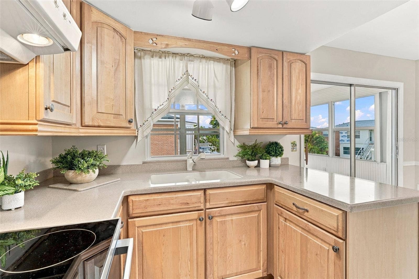 4158 TAMIAMI TRAIL, #P4, Port Charlotte, FL 33952 kitchen