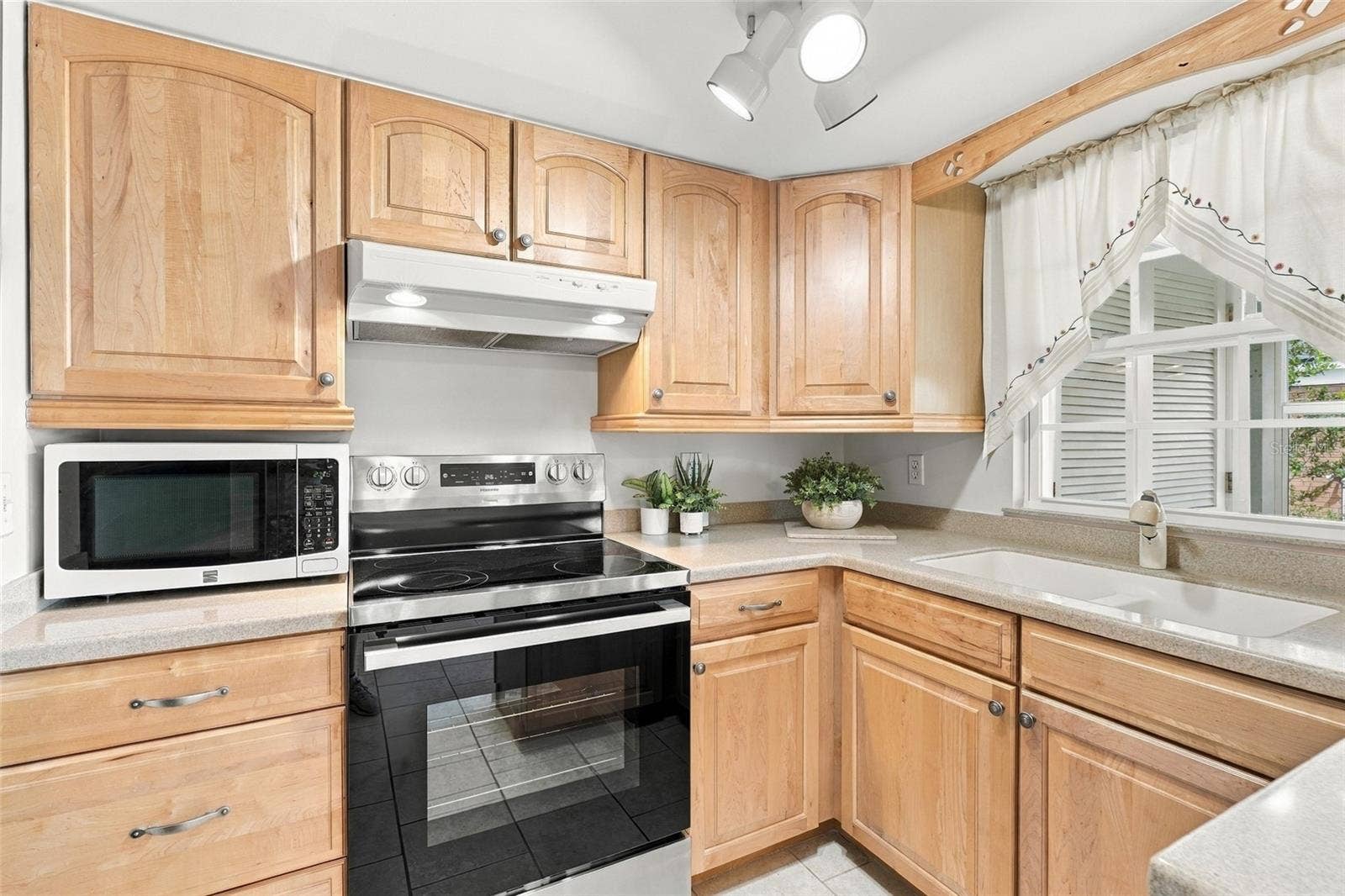 4158 TAMIAMI TRAIL, #P4, Port Charlotte, FL 33952 Kitchen