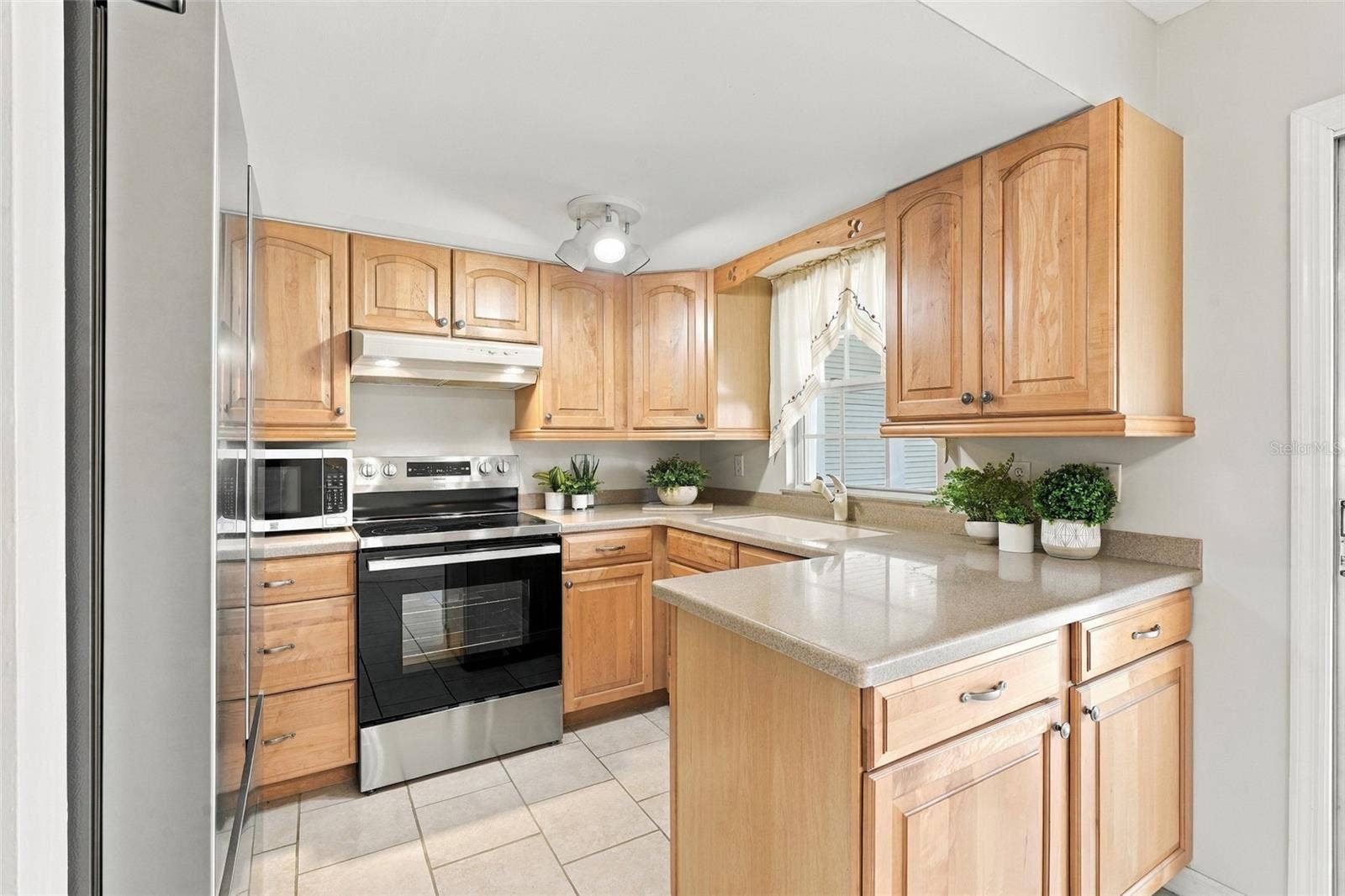 4158 TAMIAMI TRAIL, #P4, Port Charlotte, FL 33952 kitchen