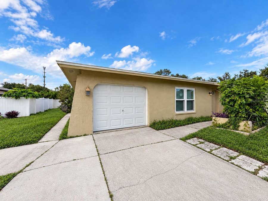 Property photo for 902 W SHANNON COURT, Venice, FL