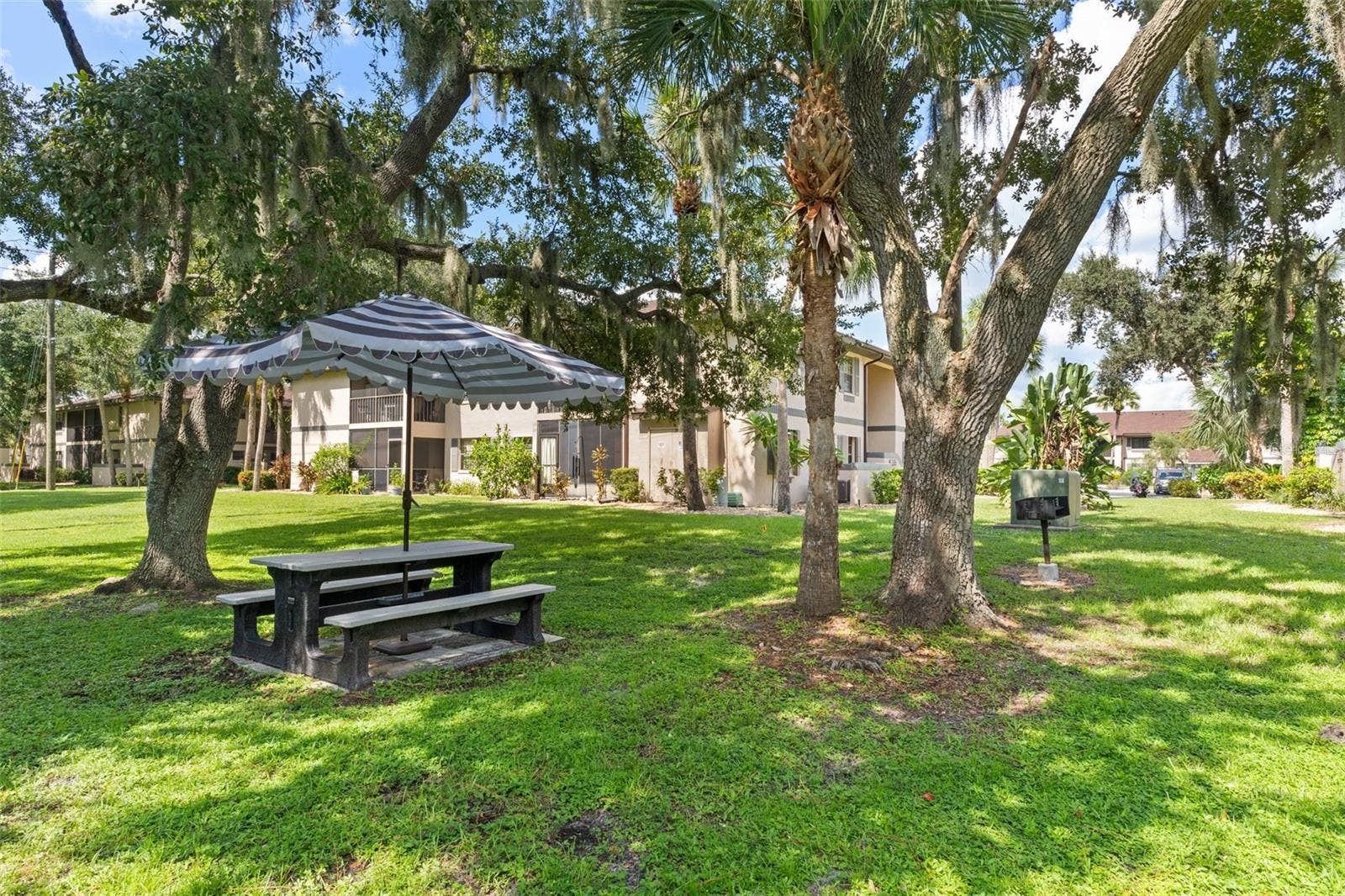 19505 QUESADA AVENUE, #H208, Port Charlotte, FL 33948 BBQ area