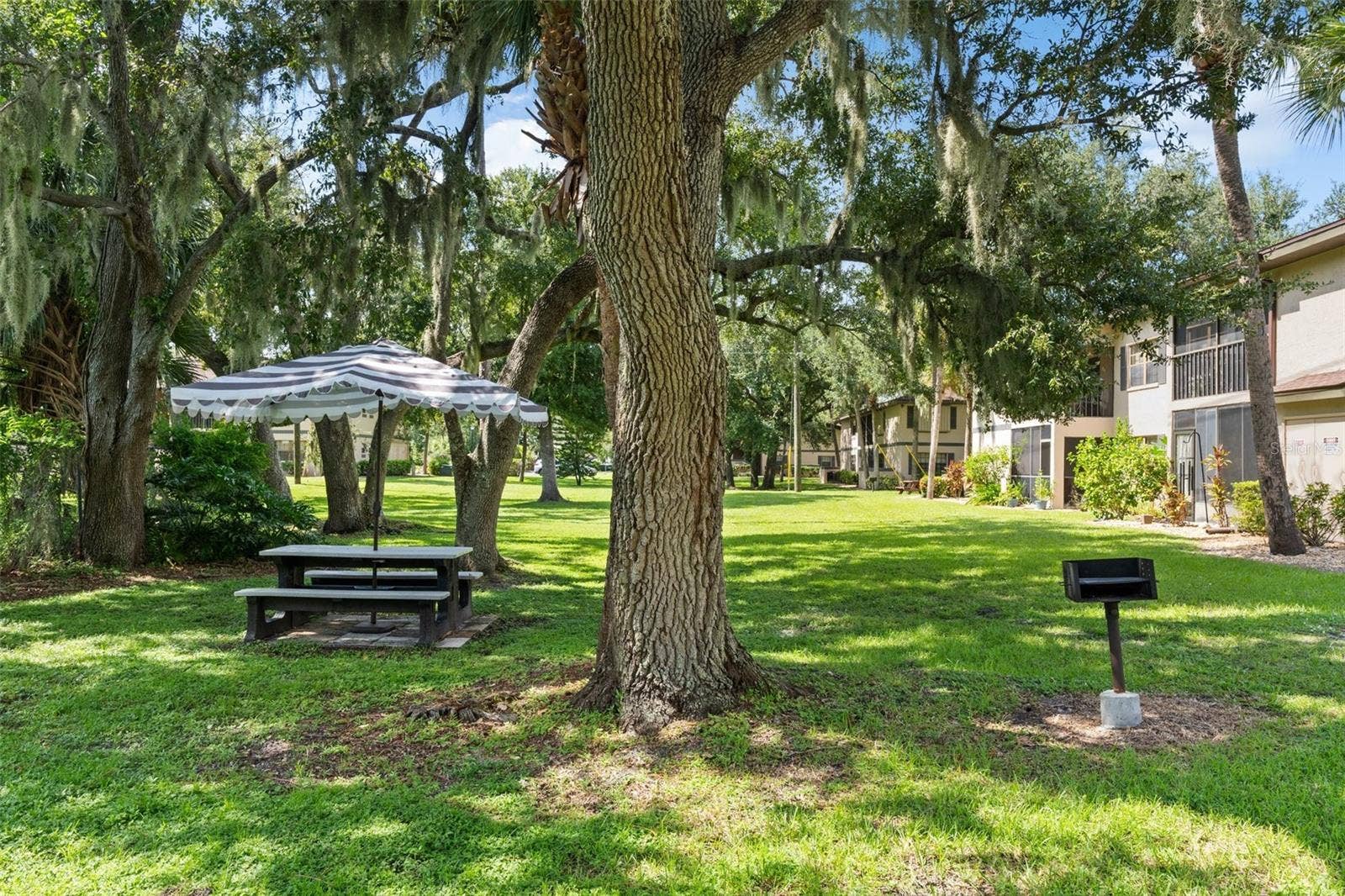 19505 QUESADA AVENUE, #H208, Port Charlotte, FL 33948 BBQ area