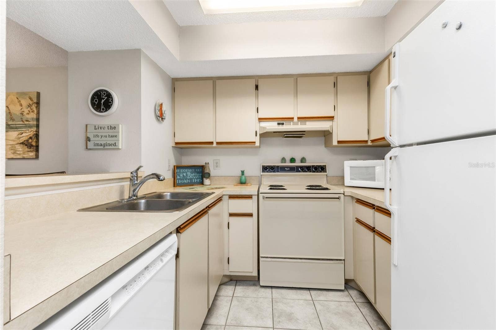 19505 QUESADA AVENUE, #H208, Port Charlotte, FL 33948 Kitchen