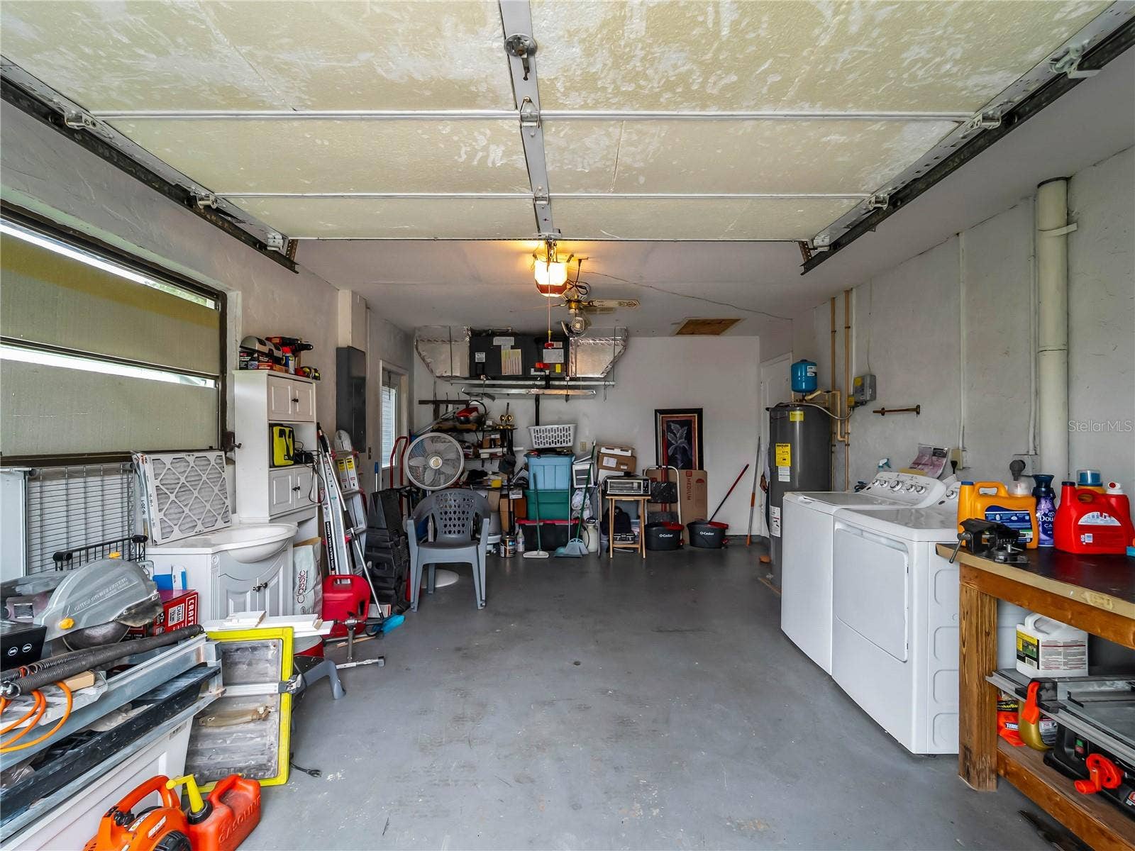 Garage_20307SilentAve_PortCharlotte_LaundryArea_Wide.jpg