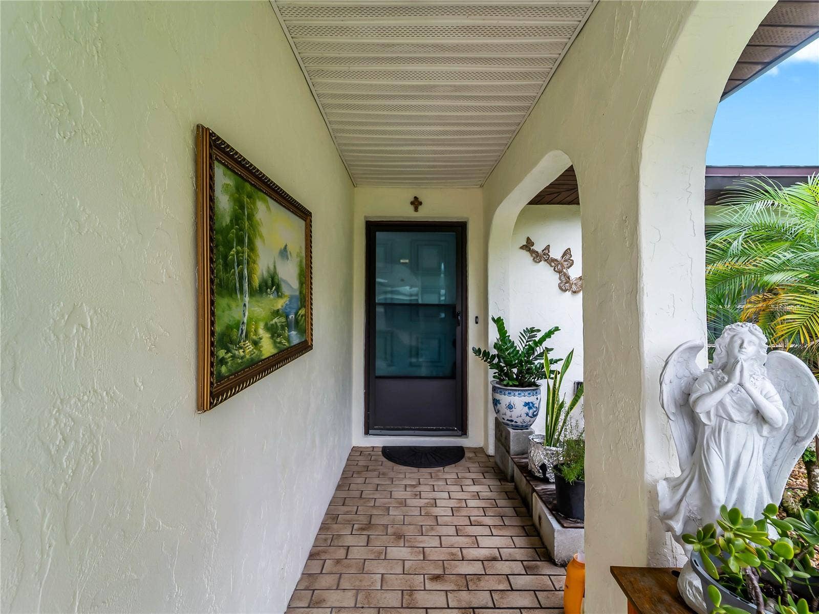 FrontPorch_20307SilentAve_PortCharlotte_PaverWalkway_Entry.jpg