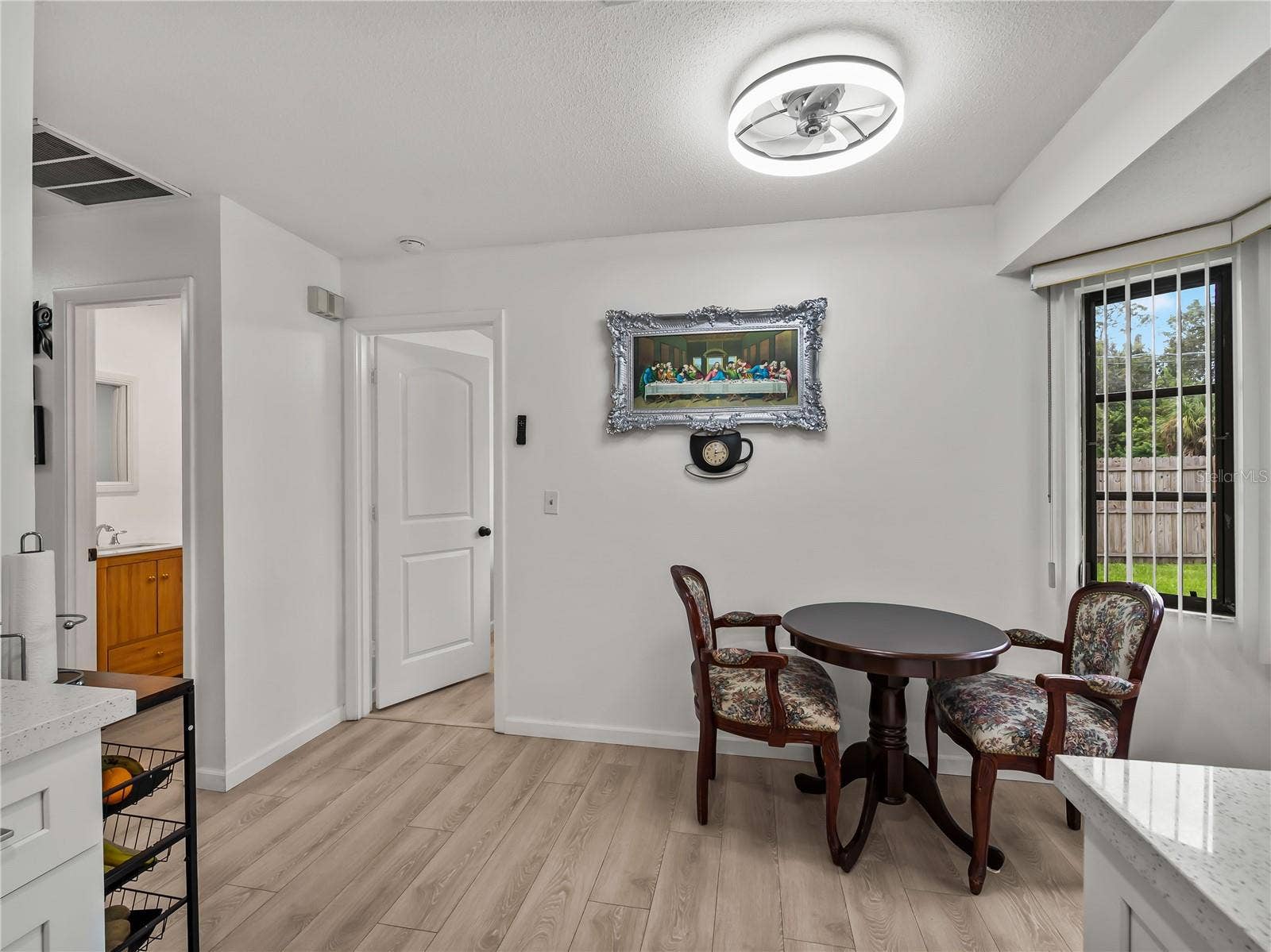 BreakfastNook_20307SilentAve_PortCharlotte_NaturalLight_Wide.jpg