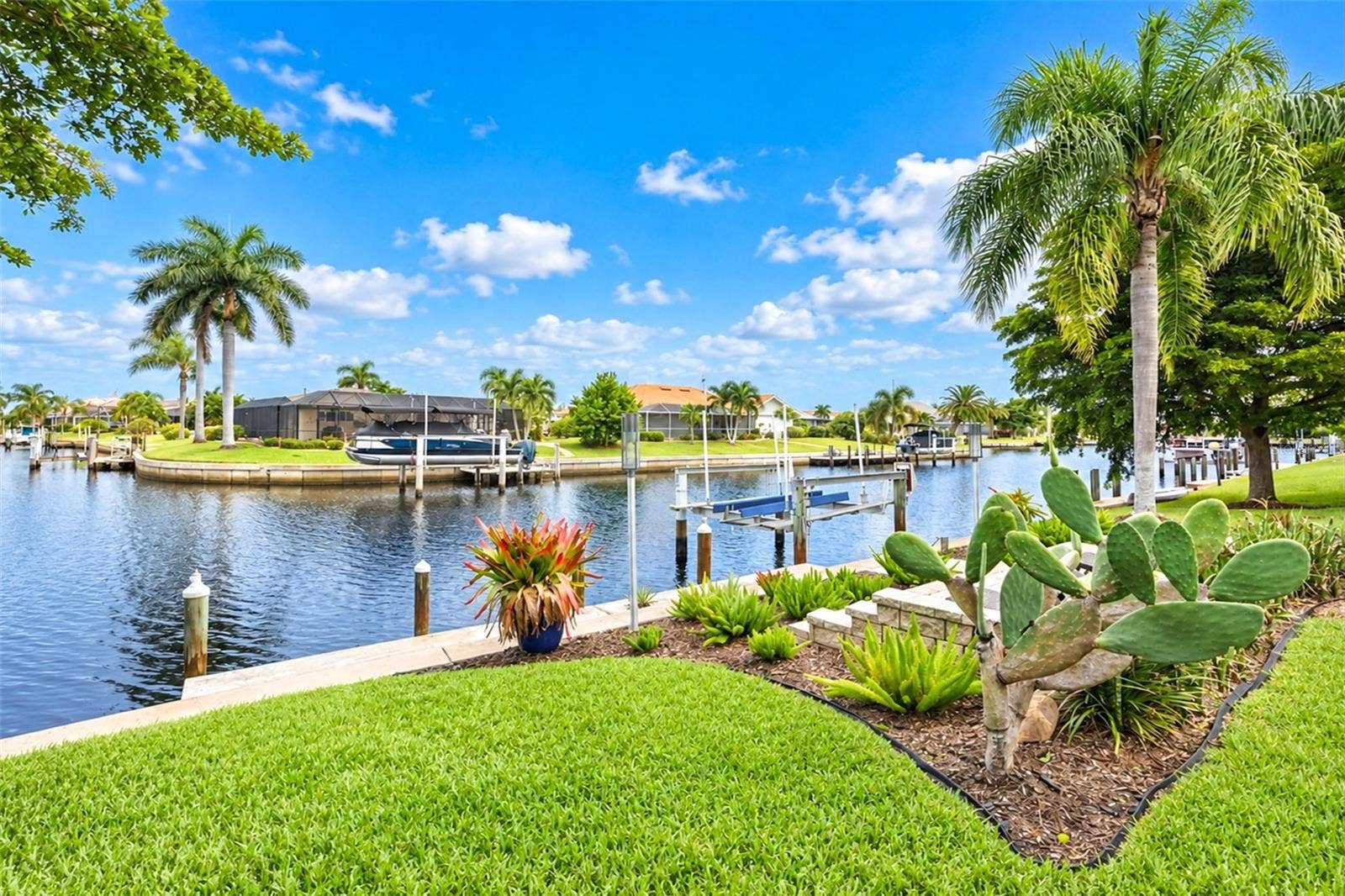 1018 CONECTA DRIVE, Punta Gorda, FL 33950 Canal View