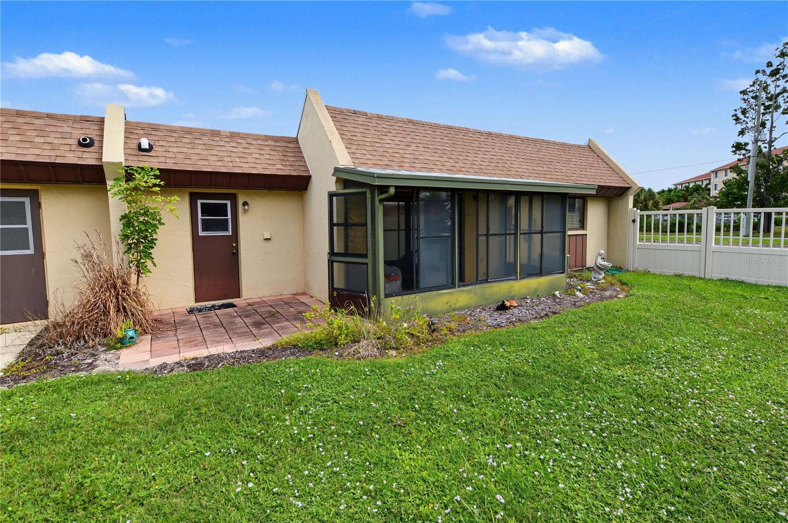 457 ALBEE FARM ROAD, #V13, Venice, FL 34285 Back yard
