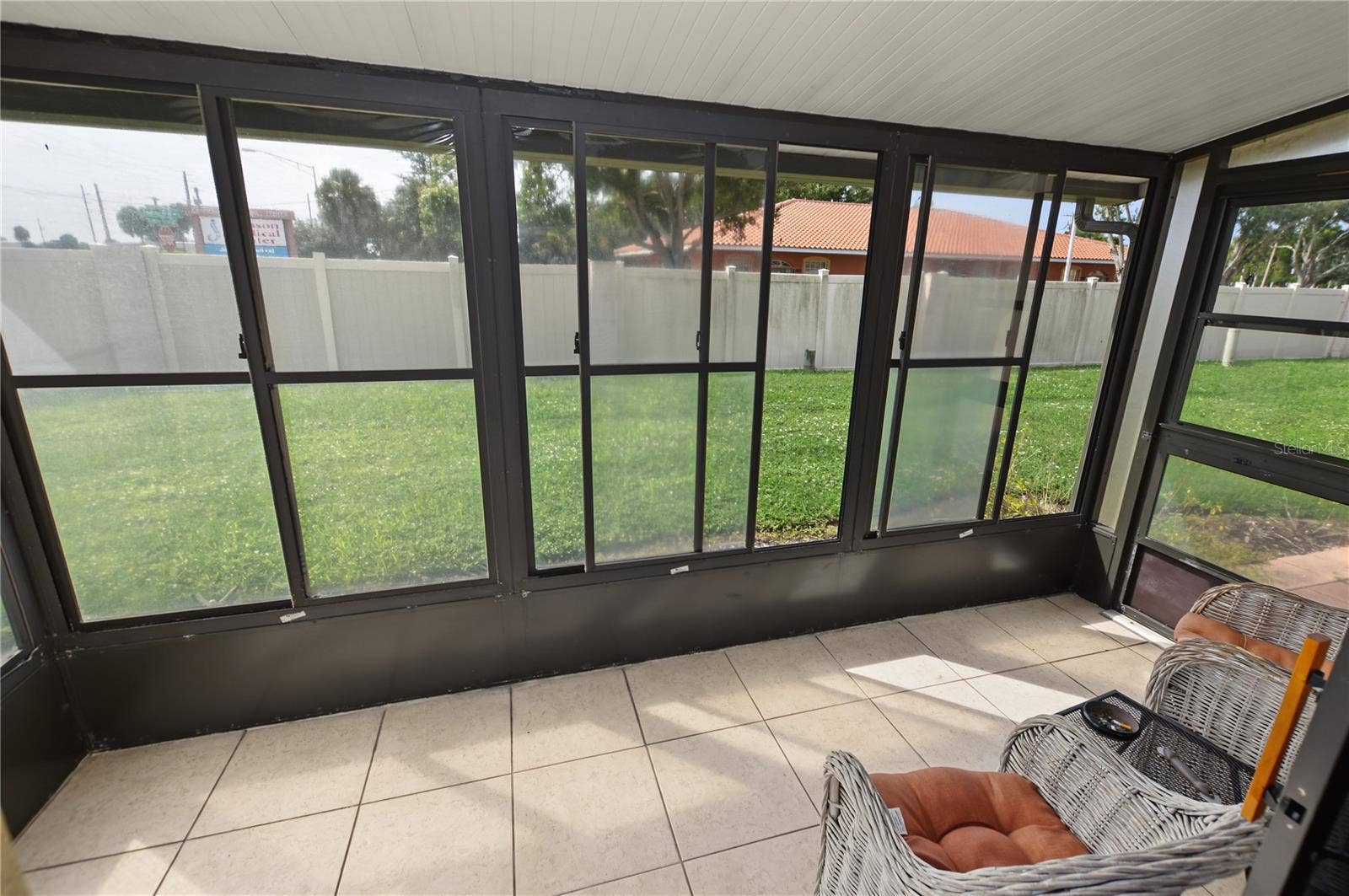 457 ALBEE FARM ROAD, #V13, Venice, FL 34285 Enclosed Lania