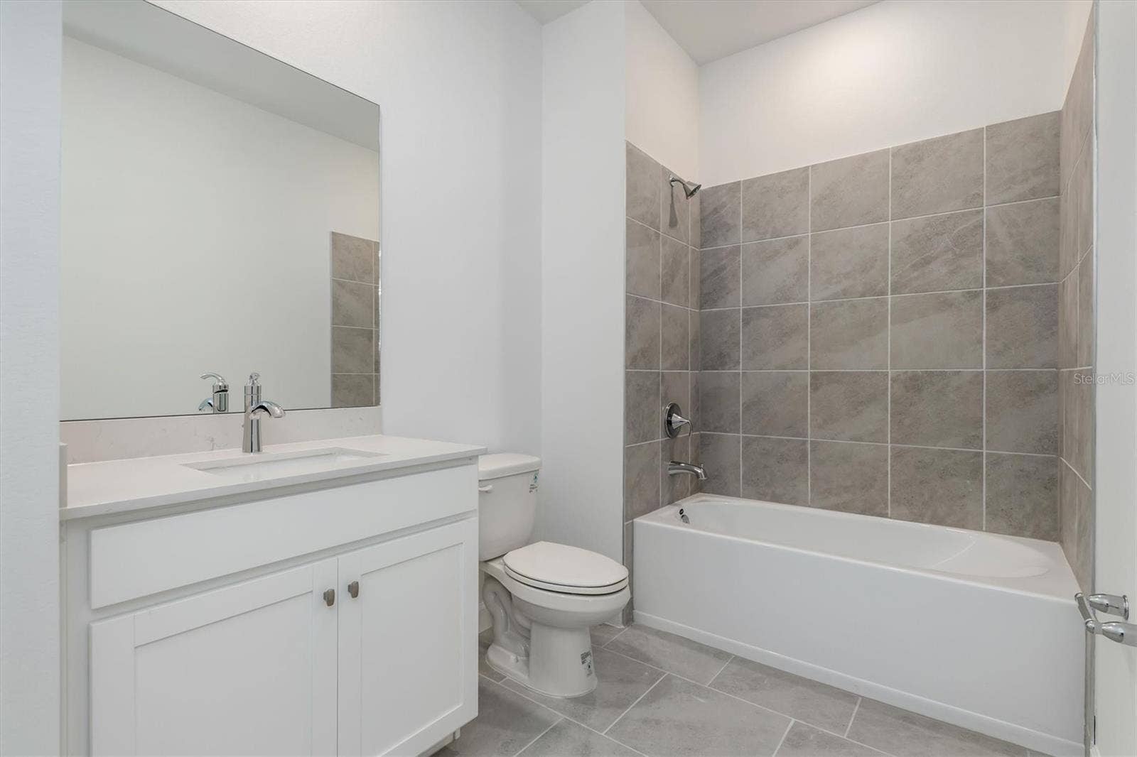 En-Suite Bath for Third Bedroom