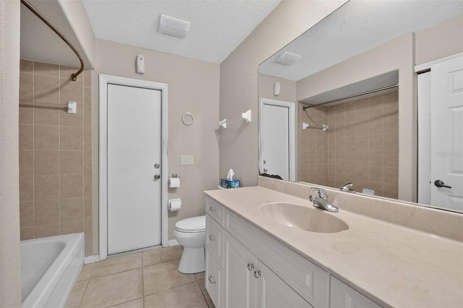 2184 ONONDAGA LANE, Punta Gorda, FL 33983 Main Bathroom with Exterior Access