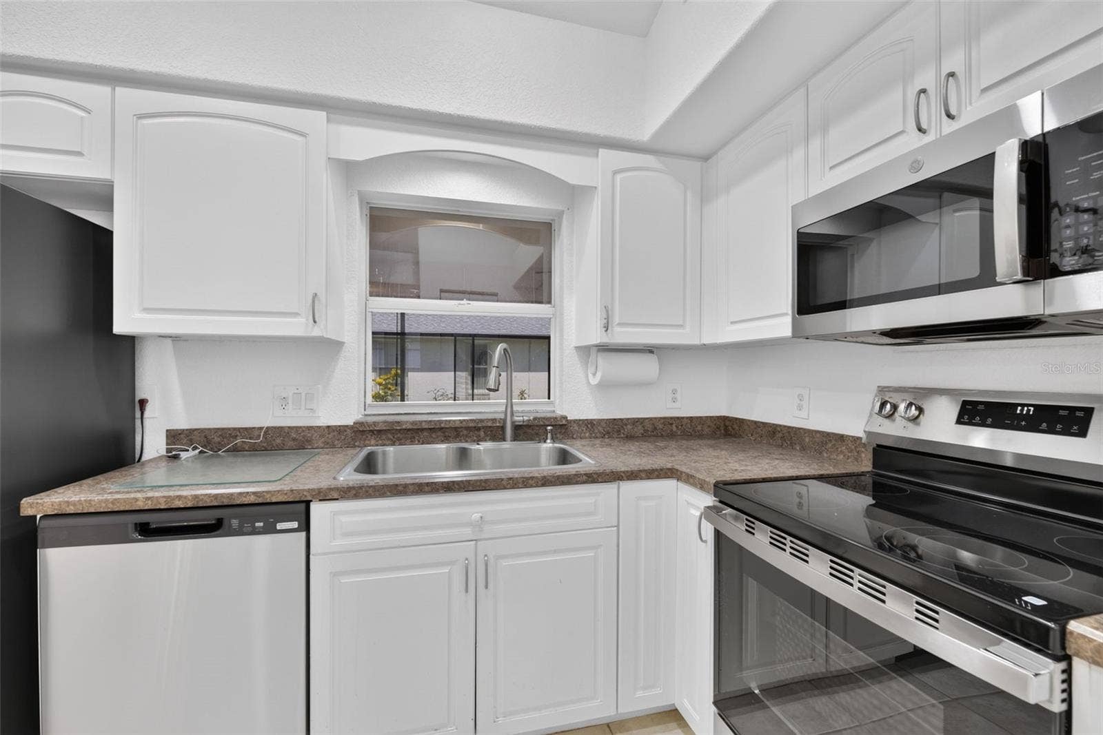 2184 ONONDAGA LANE, Punta Gorda, FL 33983 Kitchen - New Appliances