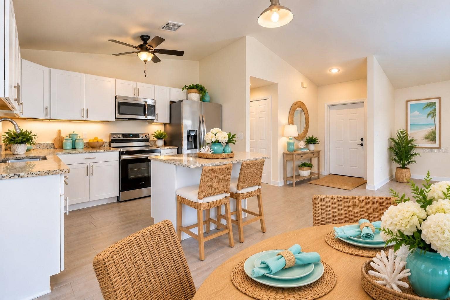 kitchen/dining area