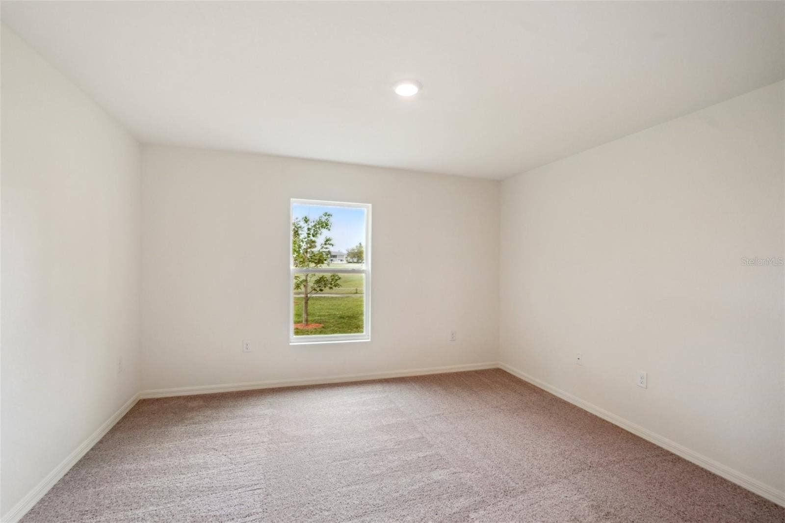 12058 PEMBROOKE AVENUE, Weeki Wachee, FL 34614