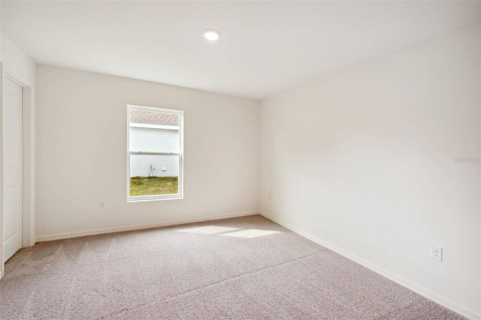12058 PEMBROOKE AVENUE, Weeki Wachee, FL 34614