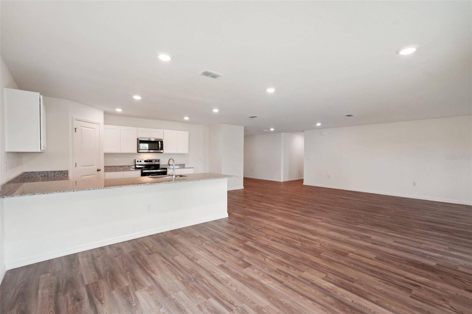 12058 PEMBROOKE AVENUE, Weeki Wachee, FL 34614