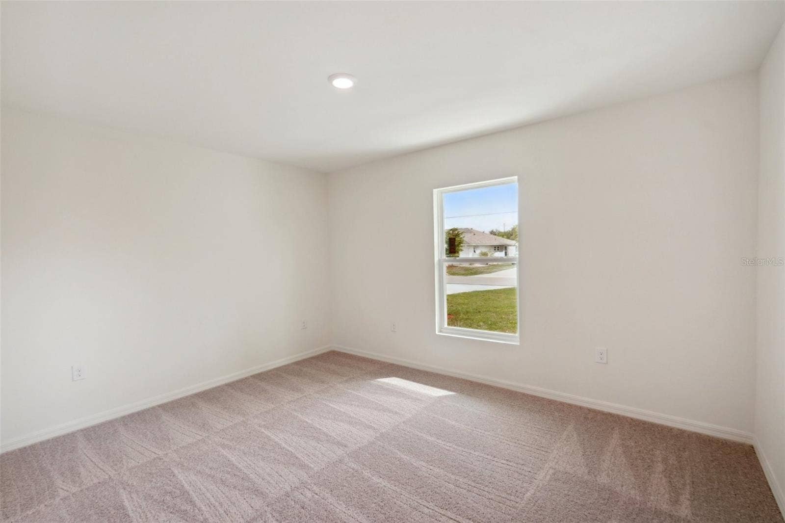 12058 PEMBROOKE AVENUE, Weeki Wachee, FL 34614