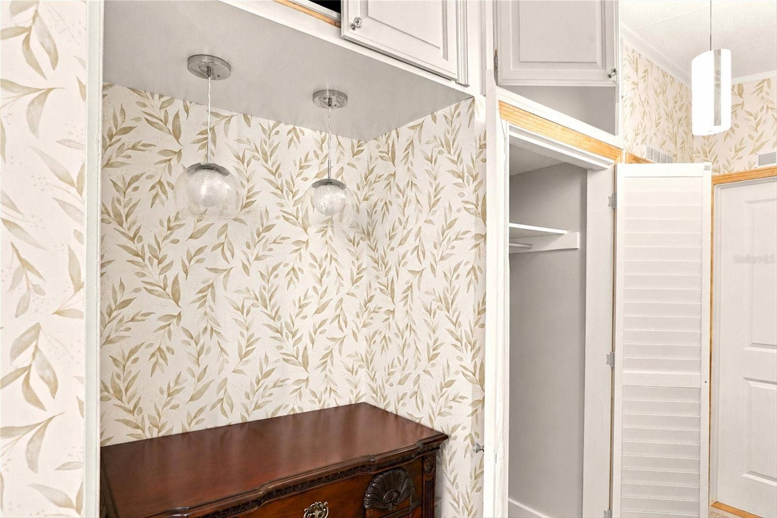 1 POINSETTIA DRIVE, Fort Myers, FL 33905 Extra Storage and build in Nook