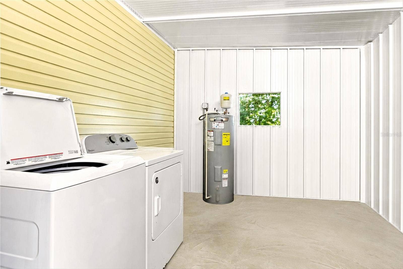 1 POINSETTIA DRIVE, Fort Myers, FL 33905 Laundry Room